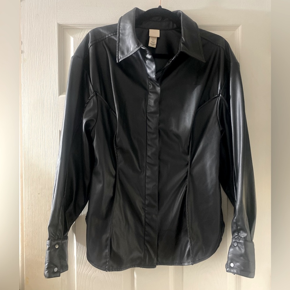 🖤GREAT CONDITION🖤 H&M| Faux Leather Shirt | Size: M | Black